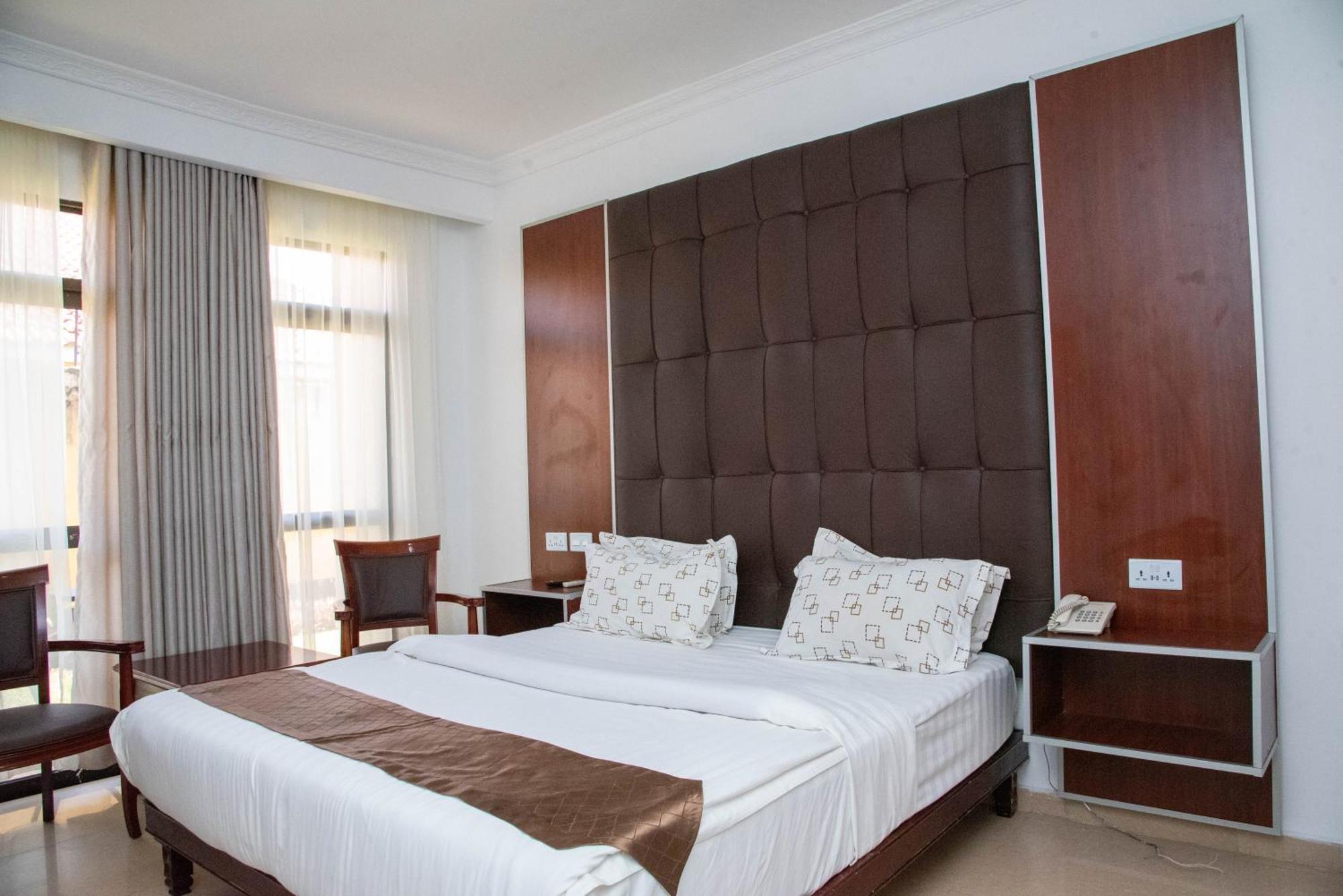 Mika Hotel Kabulonga ลุซากา ภายนอก รูปภาพ