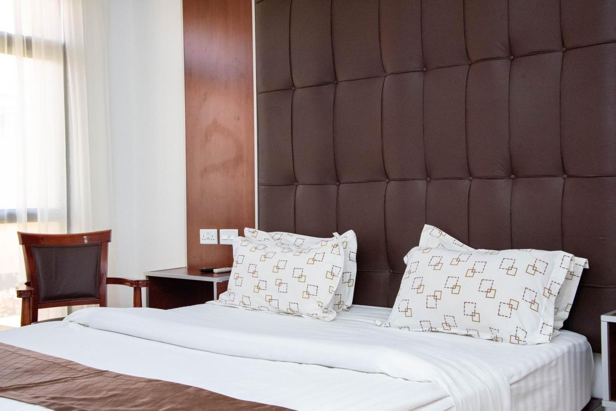 Mika Hotel Kabulonga ลุซากา ภายนอก รูปภาพ