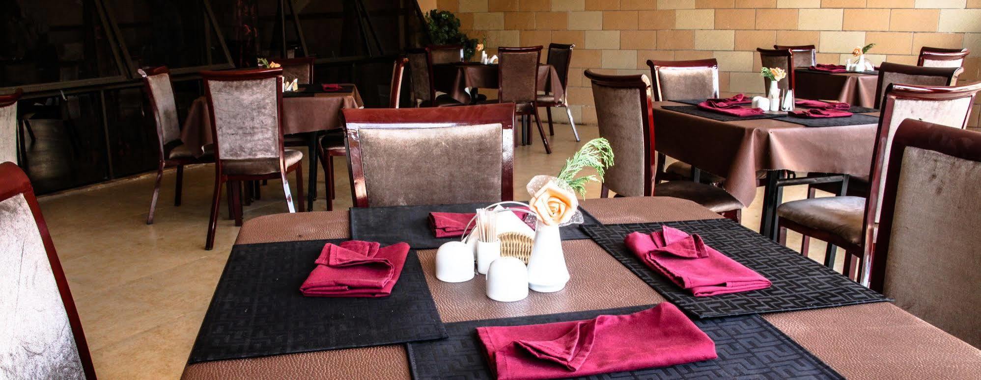 Mika Hotel Kabulonga ลุซากา ภายนอก รูปภาพ