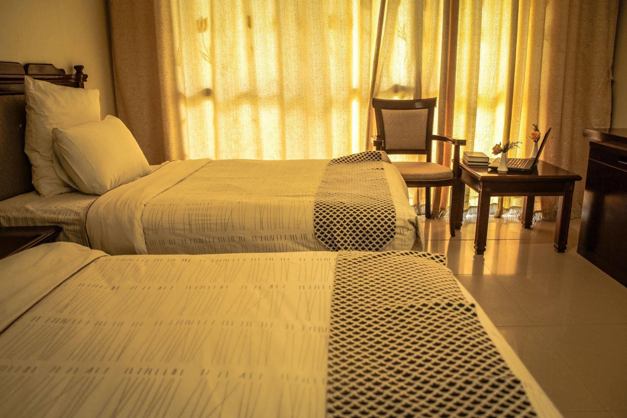 Mika Hotel Kabulonga ลุซากา ภายนอก รูปภาพ